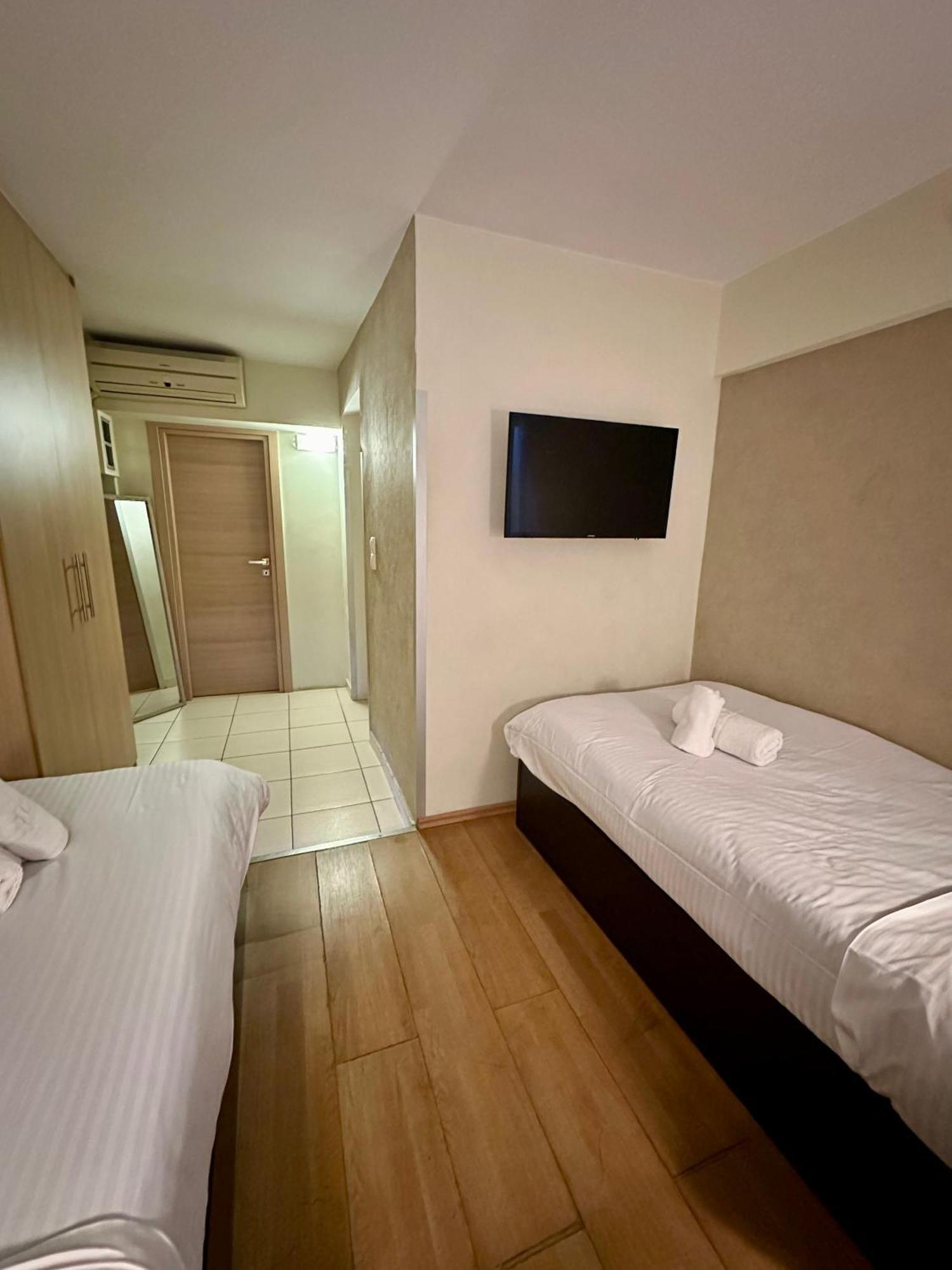 อพาร์ตโฮเต็ล แมค ควีน Aparthotel เอเธนส์ ภายนอก รูปภาพ