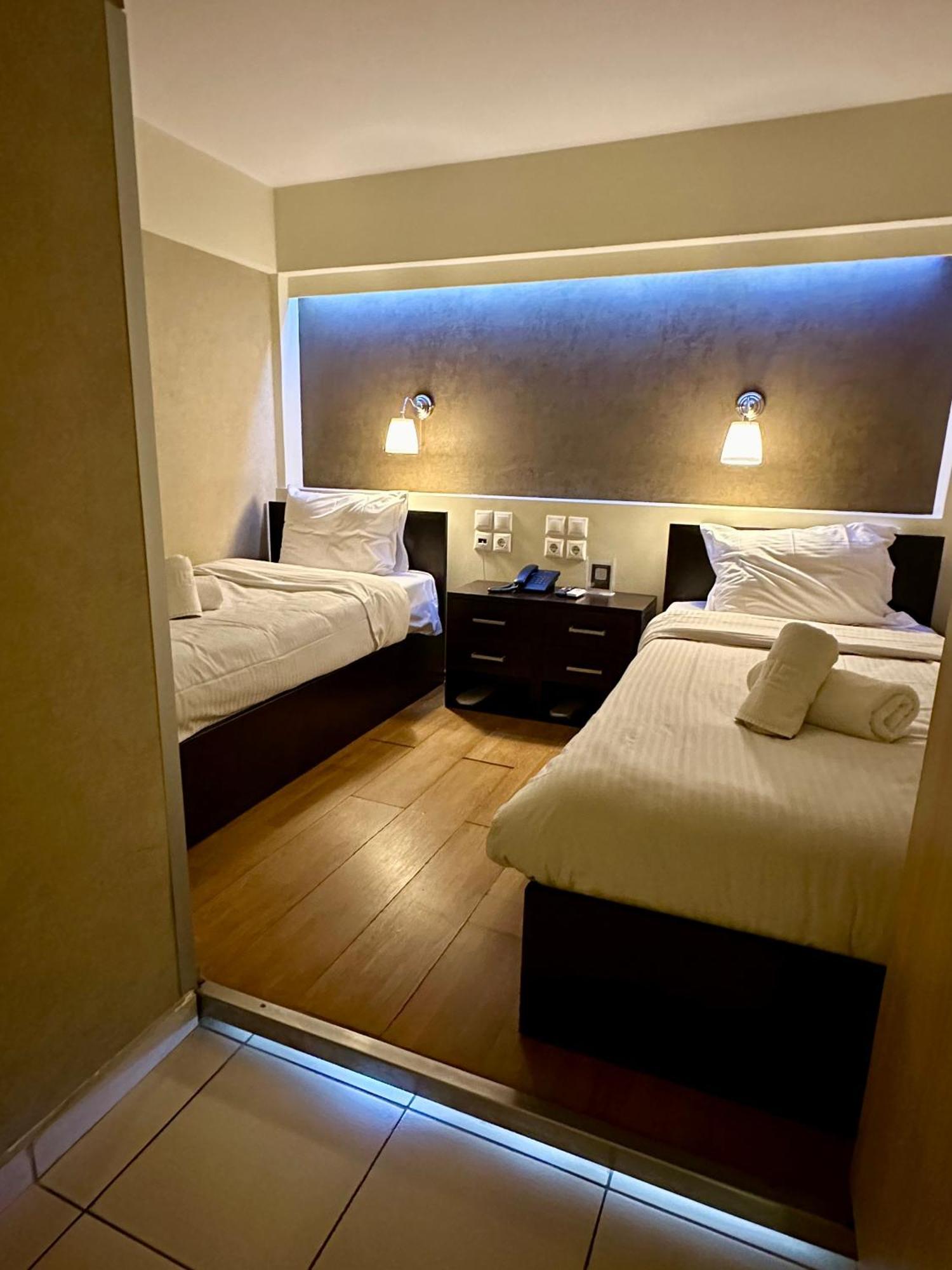 อพาร์ตโฮเต็ล แมค ควีน Aparthotel เอเธนส์ ภายนอก รูปภาพ